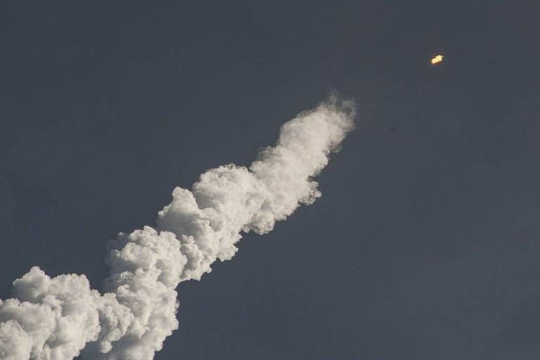 rocket-launch-693270_1280.jpg