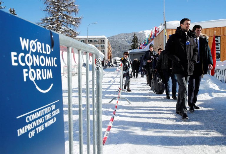 180124-wef-davos-switzerland-ew-1234p_4623a9028949ea7efbc76b51c3679a71.nbcnews-ux-2880-1000.jpg