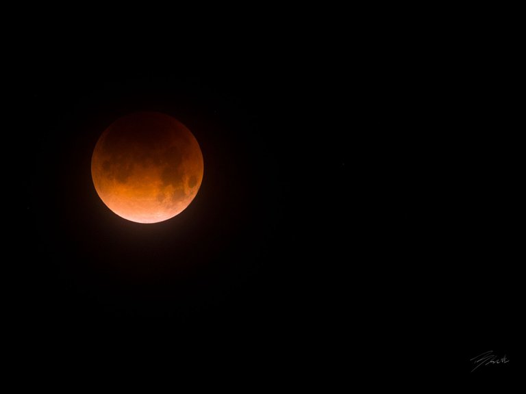 Blood Moon gh5 early on web.jpg