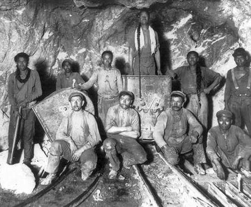 South_African_Gold_Miners_1904.jpg