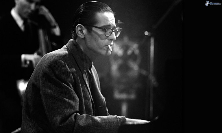 bill-evans,-pianista,-tocar-el-piano,-foto-en-blanco-y-negro-246865.jpg