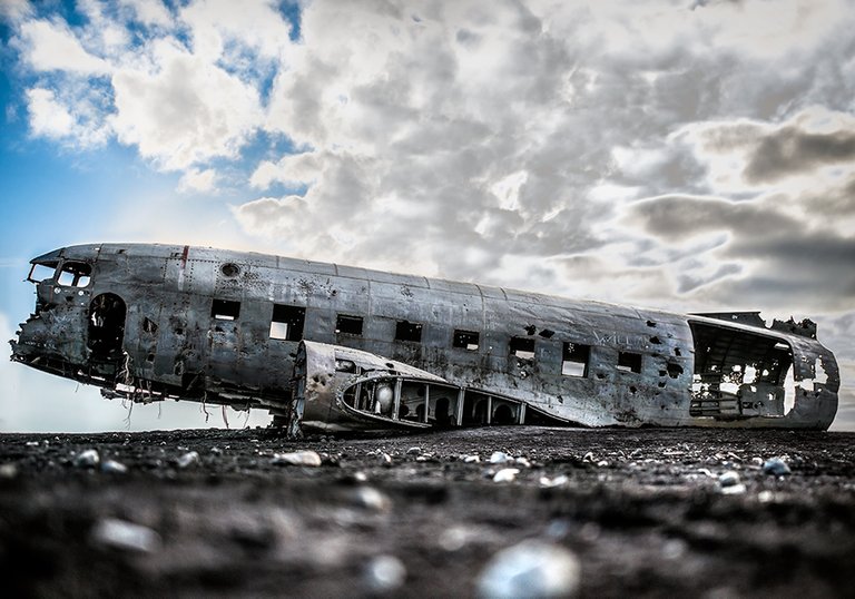 crimsonclad-iceland-plane-crash-1.jpg