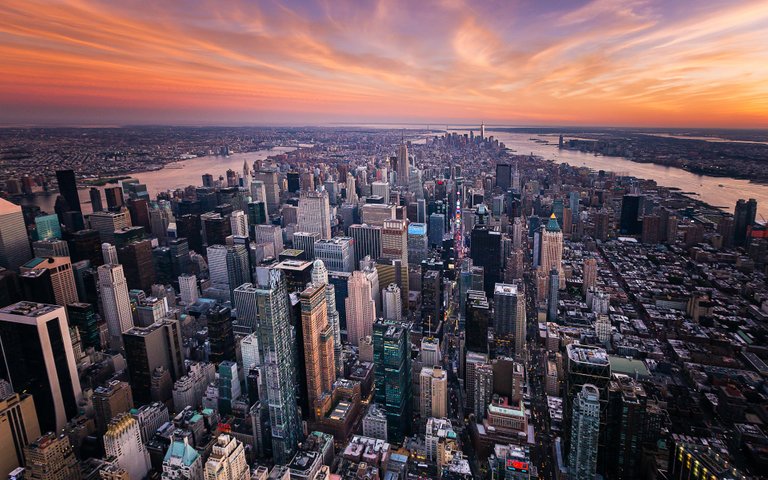 New_York_City_Skyline_Aerial_Sunset.jpg