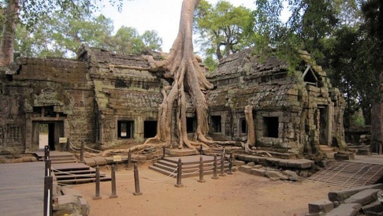 27 Ta Phrom.jpg