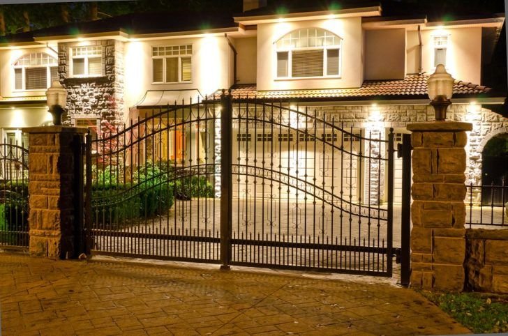 Cantilever-Gates-for-Home-728x482.jpg