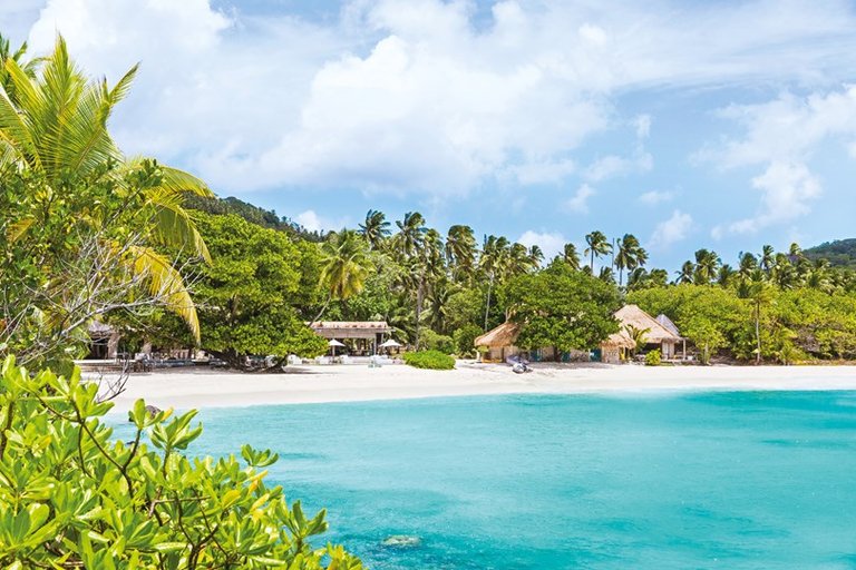 beachfront-piazza-on-north-island-seychelles-conde-nast-traveller-2nov16-julien-capmeil_810x540.jpg