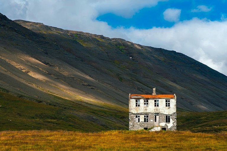 House-Home-Iceland-Abandoned-Mountains-Landscape-1890651.jpg