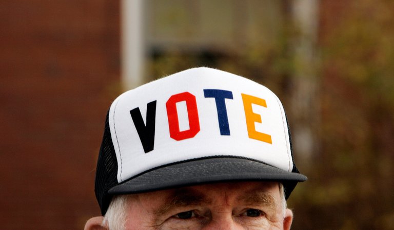 photo-man-hat-vote.jpg