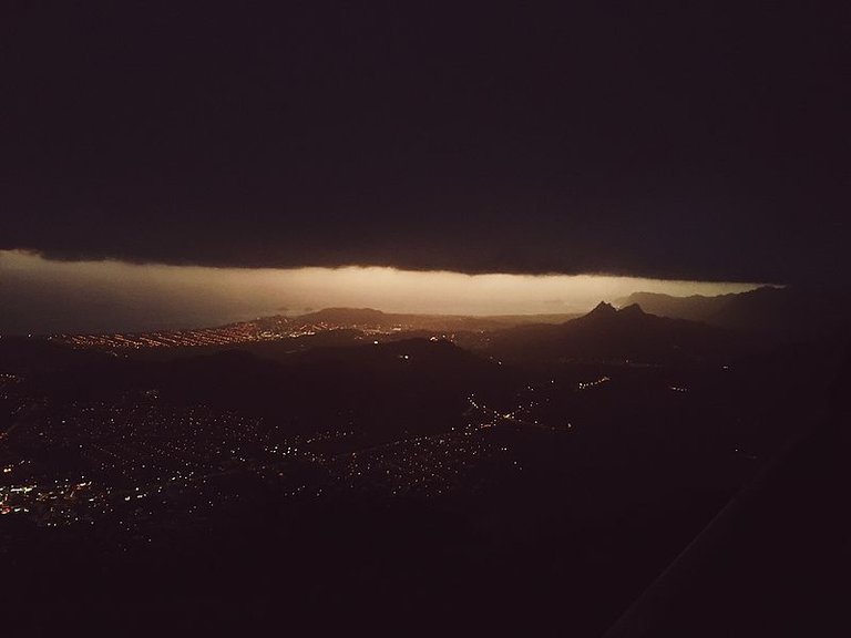 Haiku_Stairs_View.jpg