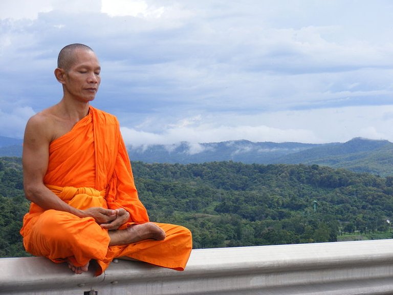 decentrawise-buddhist-monk.jpg