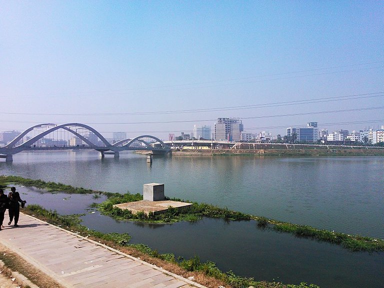 800px-Hatirjheel_(09).jpg