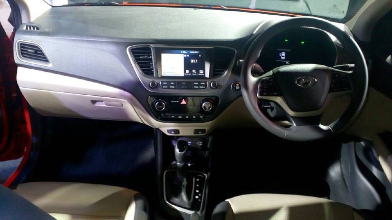 Hyundai-Verna-Interior-105294.jpg