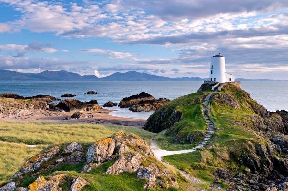 lighthouse-llanddwyn-island-anglesey-wales.ngsversion.1484044203682.adapt.590.1.jpg