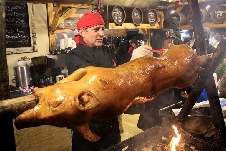 A roast pig.jpg