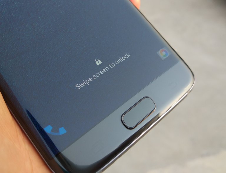 Galaxy-S7-edge-home-button-closeup.jpg