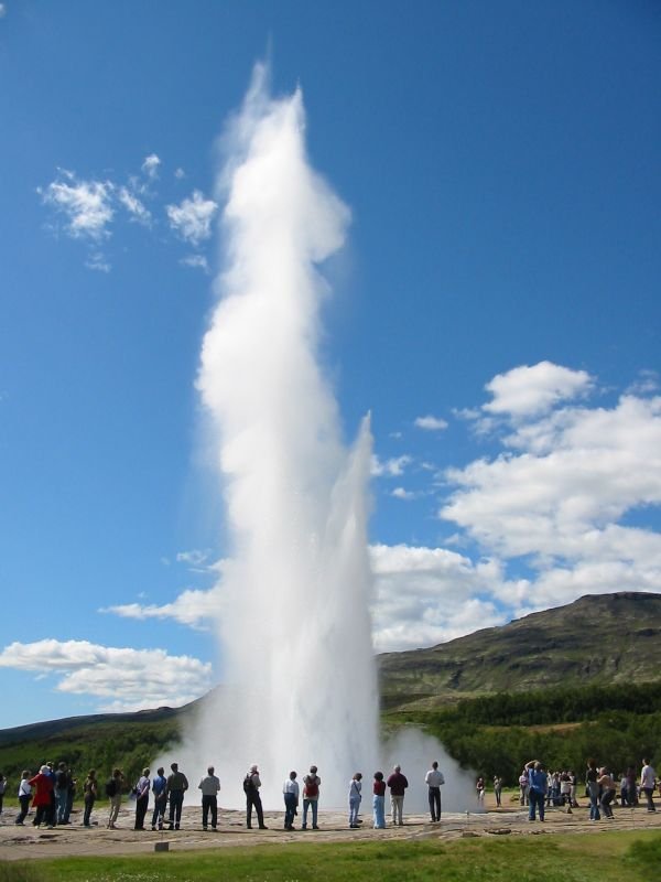 Strokkur,_Iceland.jpg