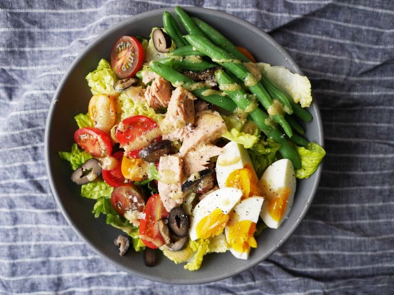 gallery-1433971135-nicoise-plated.jpg