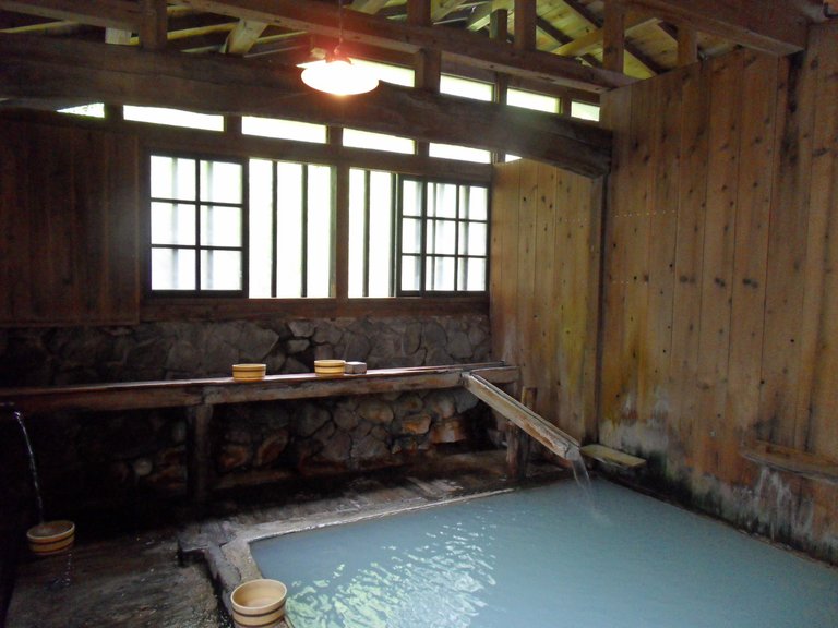 Tsuru-no-yu On-Sen (Shi-ro-yu, White Spa 2), Tazawa, Akita 201306.JPG