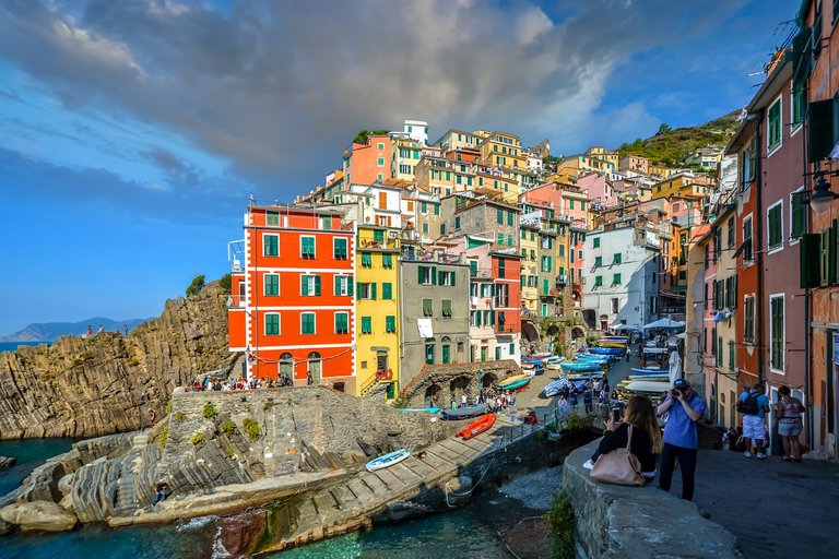 cinque-terre-3191829_1280.jpg