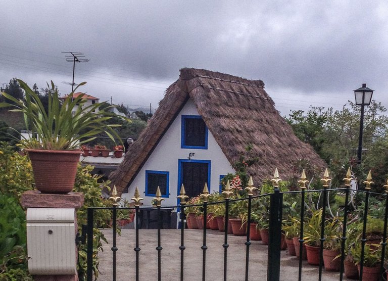 traditionelles-haus-madeira.jpg