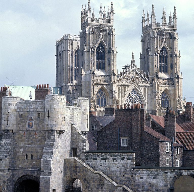 York-Minster-581a15193df78cc2e80818f2.jpg