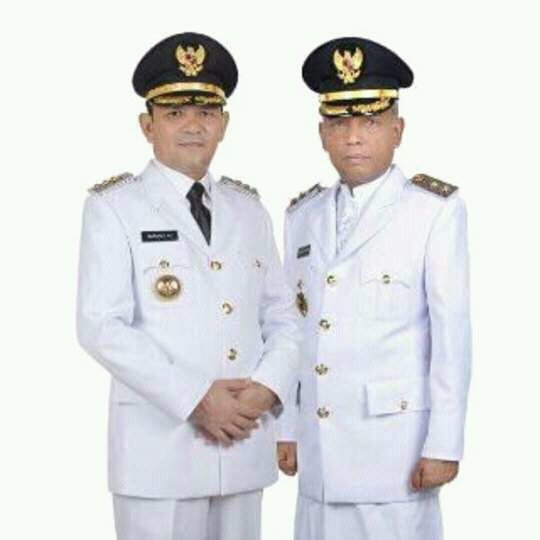 Ir Mawardi Ali dan Tgk H Husaini A Wahab, Bupati dan Wakil Bupati Aceh Besar.jpeg