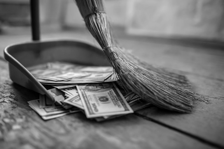 money-inecesarios-costs-lack-of-control-lost-broom.jpg