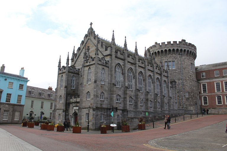 dublin-castle-1495745_1920.jpg