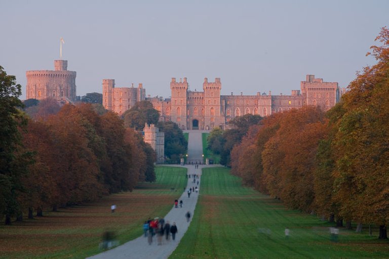 050-windsor_castle_sunset_-_nov_20061.jpg