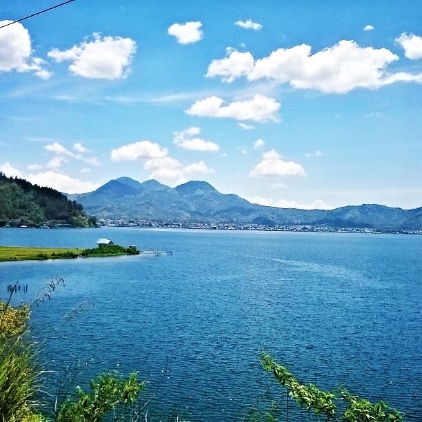 danau laut tawar.jpg