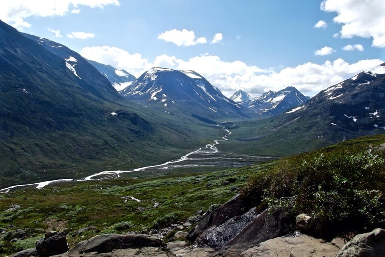 Climbing-Galdhøpiggen-in-Jotunheimen-National-Park-Norway-10.jpg