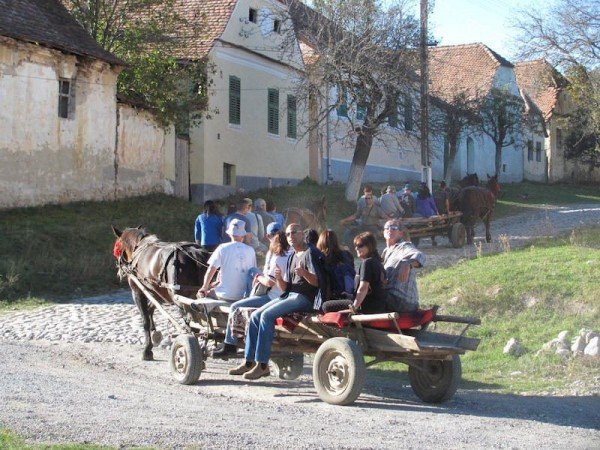 turisti-la-viscri.jpg