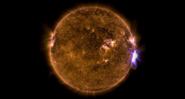 091117_lg_solarflares_feat_free.jpg