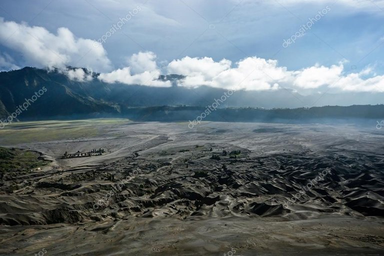 depositphotos_67500517-stock-photo-plateau-in-java-island-indonesia.jpg