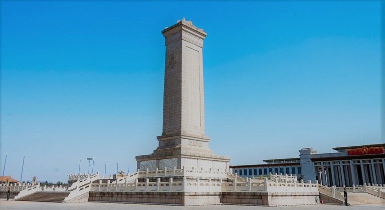 Monument_to_the_People's_Heroes,_Beijing,_from_southwest.jpg