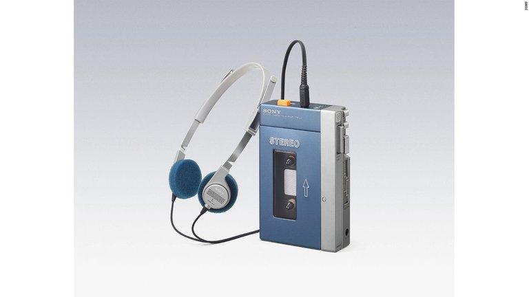 170602135739-sony-walkman-japanese-inventions-super-169.jpg