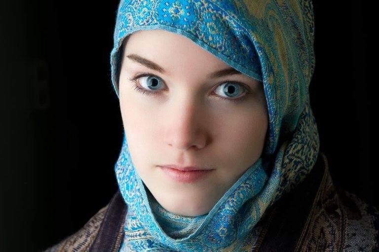 4. Hijab Girl by BBStringer.jpg