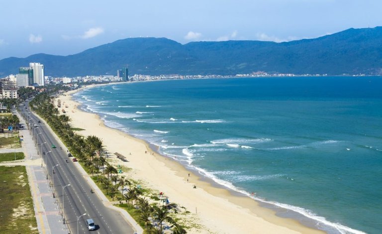 danang-beach-1024x626.jpg