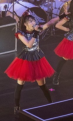 250px-Suzuka_Nakamoto_(SU-METAL)_November_2014.jpg