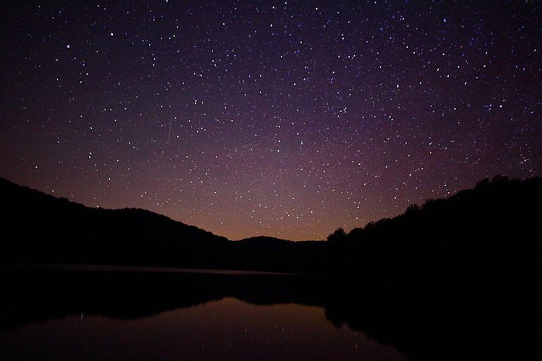 800px-Summit-lake-wv-night-sky-reflection_-_West_Virginia_-_ForestWander-1.jpg