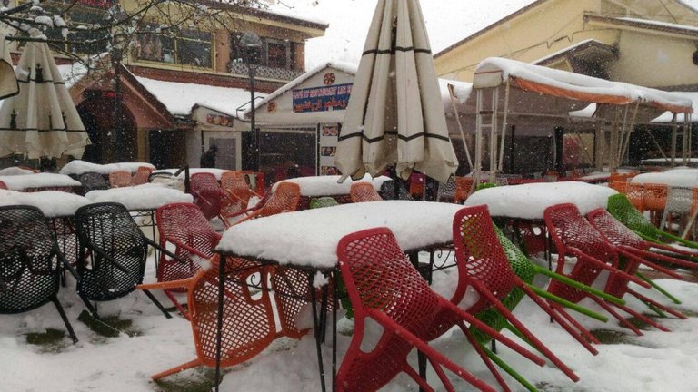 In-Pictures.-Glamorous-View-of-Ifrane-Under-Snow-1024x576.jpg