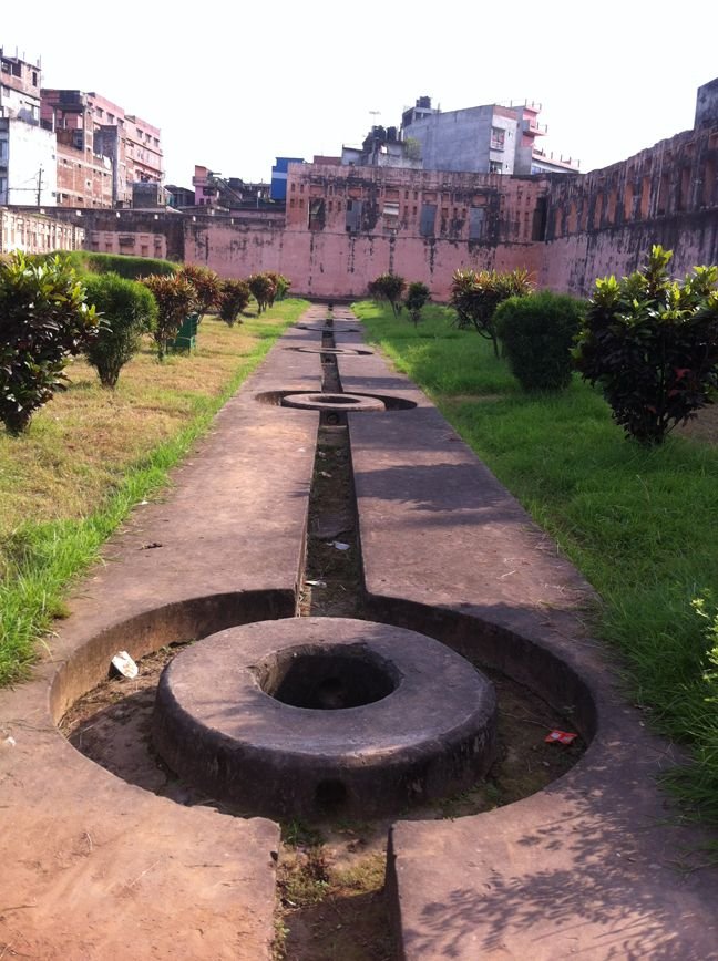 the-lalbag-kella-alias-the-red-fort-drain-2.jpg