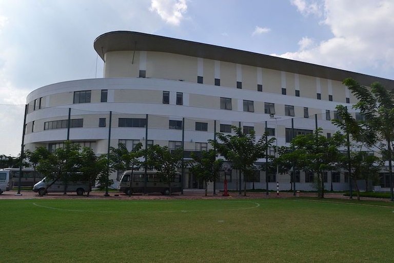 10 International School Campus.jpg