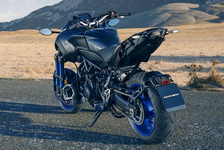 2018-Yamaha-Niken-LMW-Outdoor-10.jpg