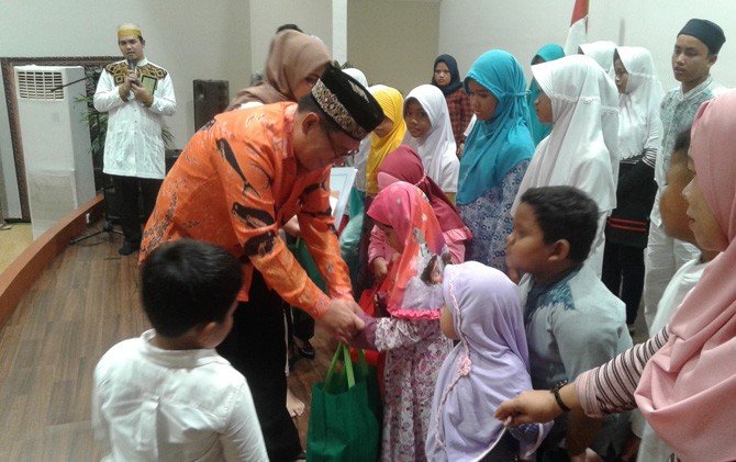 lpsk-beri-santunan-anak-yatim-gelar-perlombaan-anak-juga_m_138247.jpeg