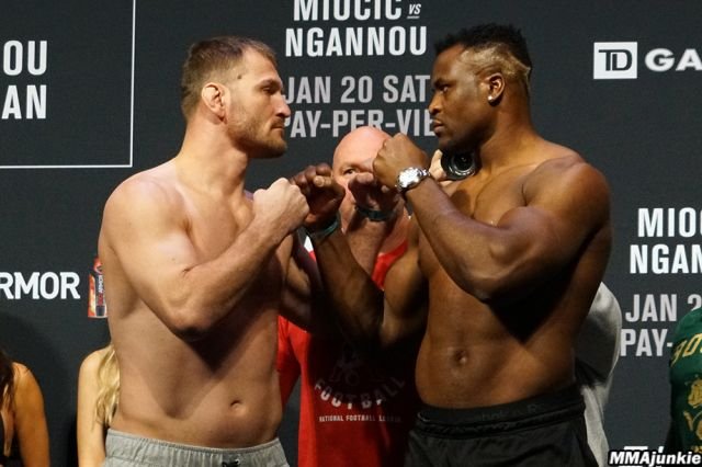 stipe-miocic-francis-ngannou-ufc-220.jpg