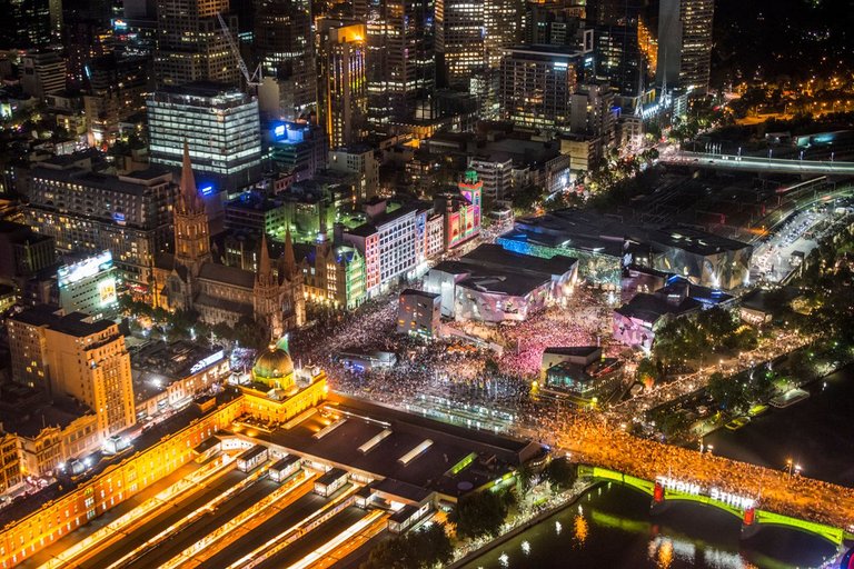 40.-White-Night-Melbourne-2013.-Photo-Credit-John-Gollings.jpg