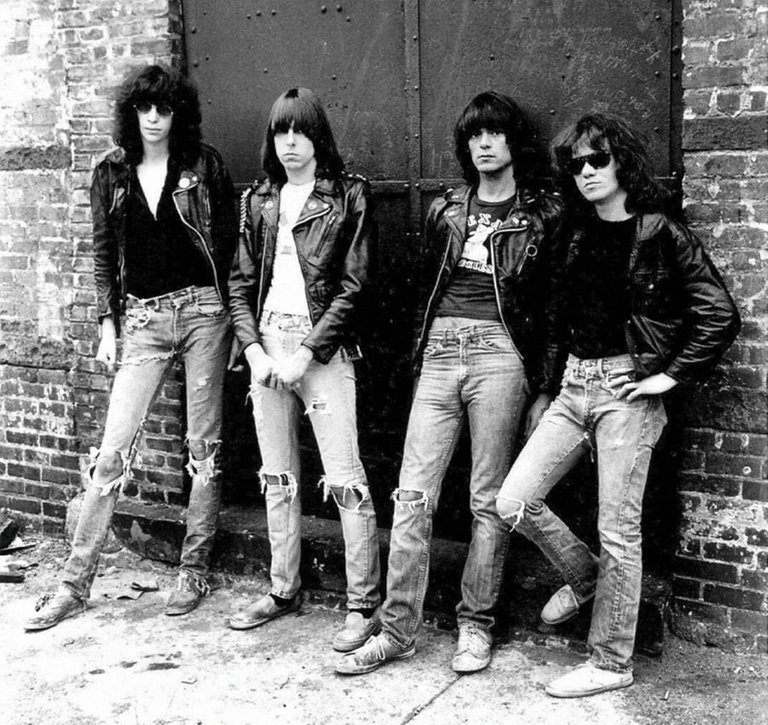 ramones-blank.jpg