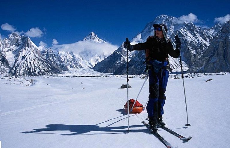 skiing in pakistan.png