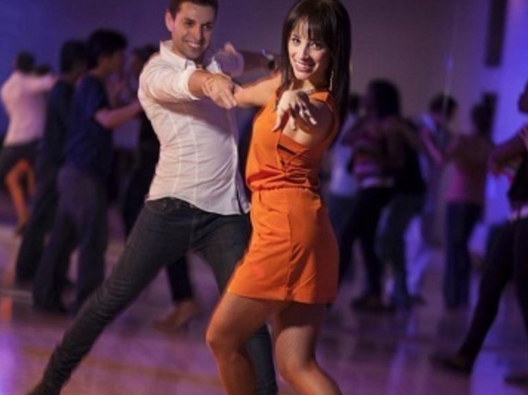 clases-de-salsa-gratis-b.jpg